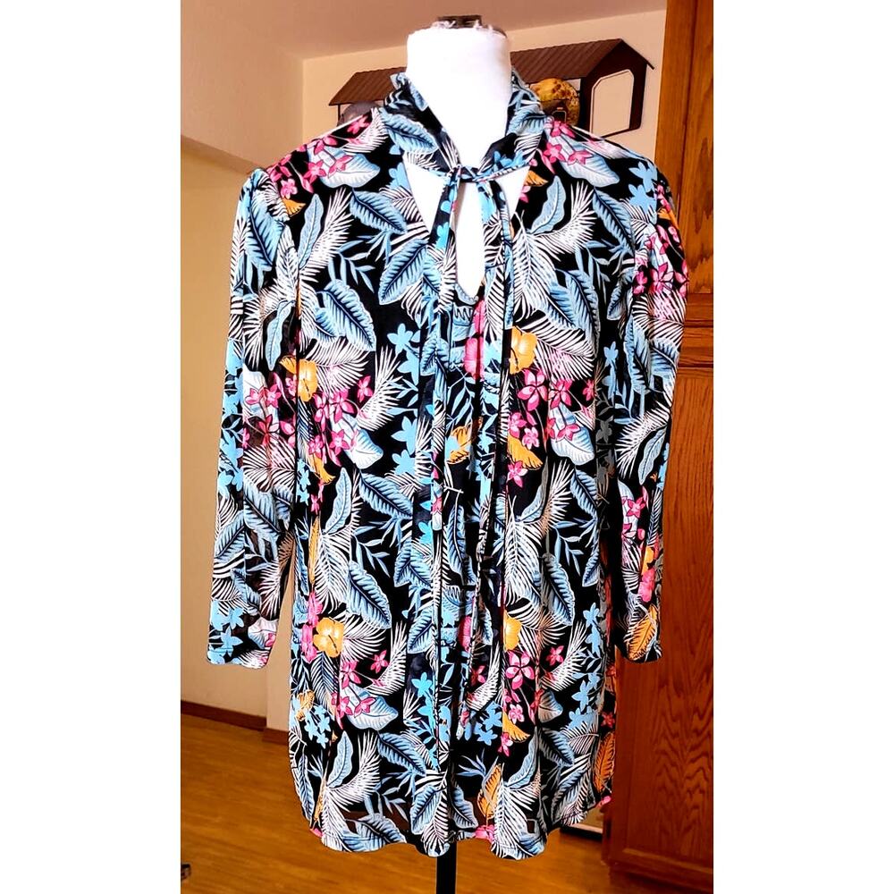 Womens 1X Bold Floral Blouse Top Tie V-Neck Tropical Granny Mom Beachy Garden